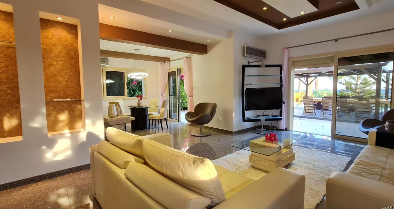 Villa Del Mar Mazotos Exterior photo