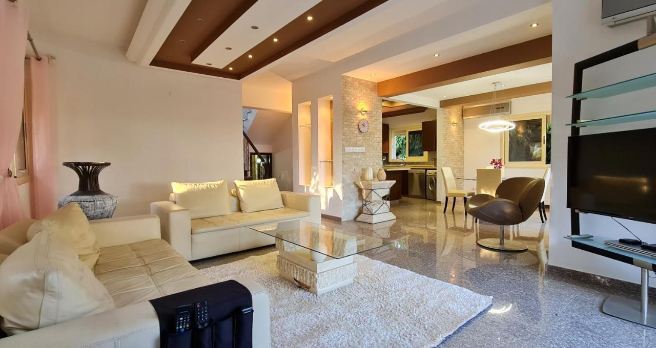 Villa Del Mar Mazotos Exterior photo